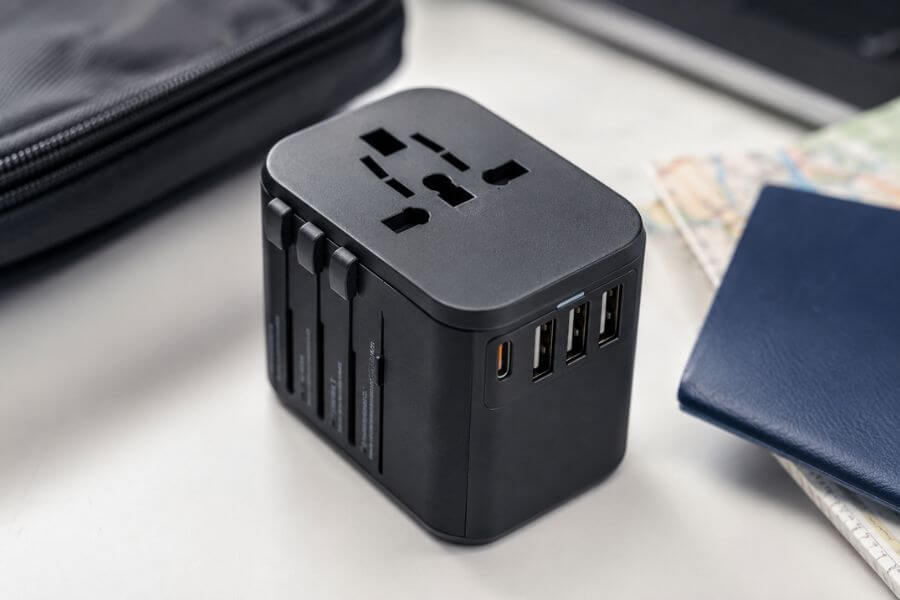10 Best Travel Adapters That Work in 150+ Countries brobro10