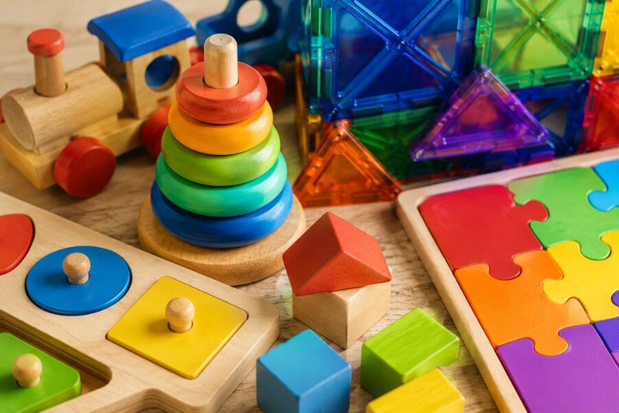 10 Learning Toys That Grow With Your Child (Age 1–5) brobro10