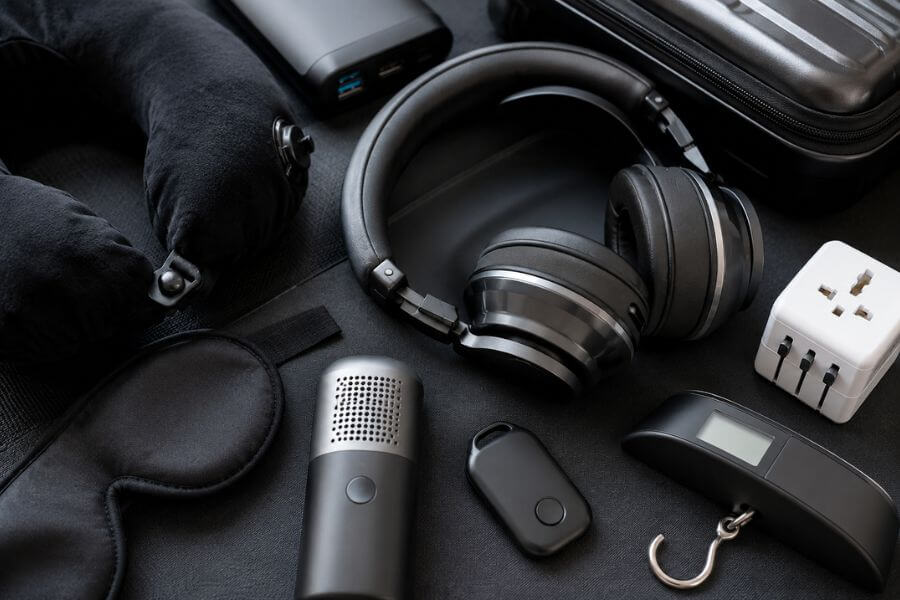 Read more about the article 10 Most Innovative Travel Gadgets Making Flights Easier